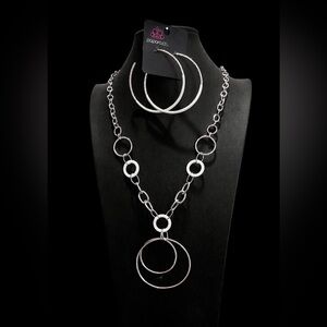Paparazzi Silver Circle Necklace and Earring Set